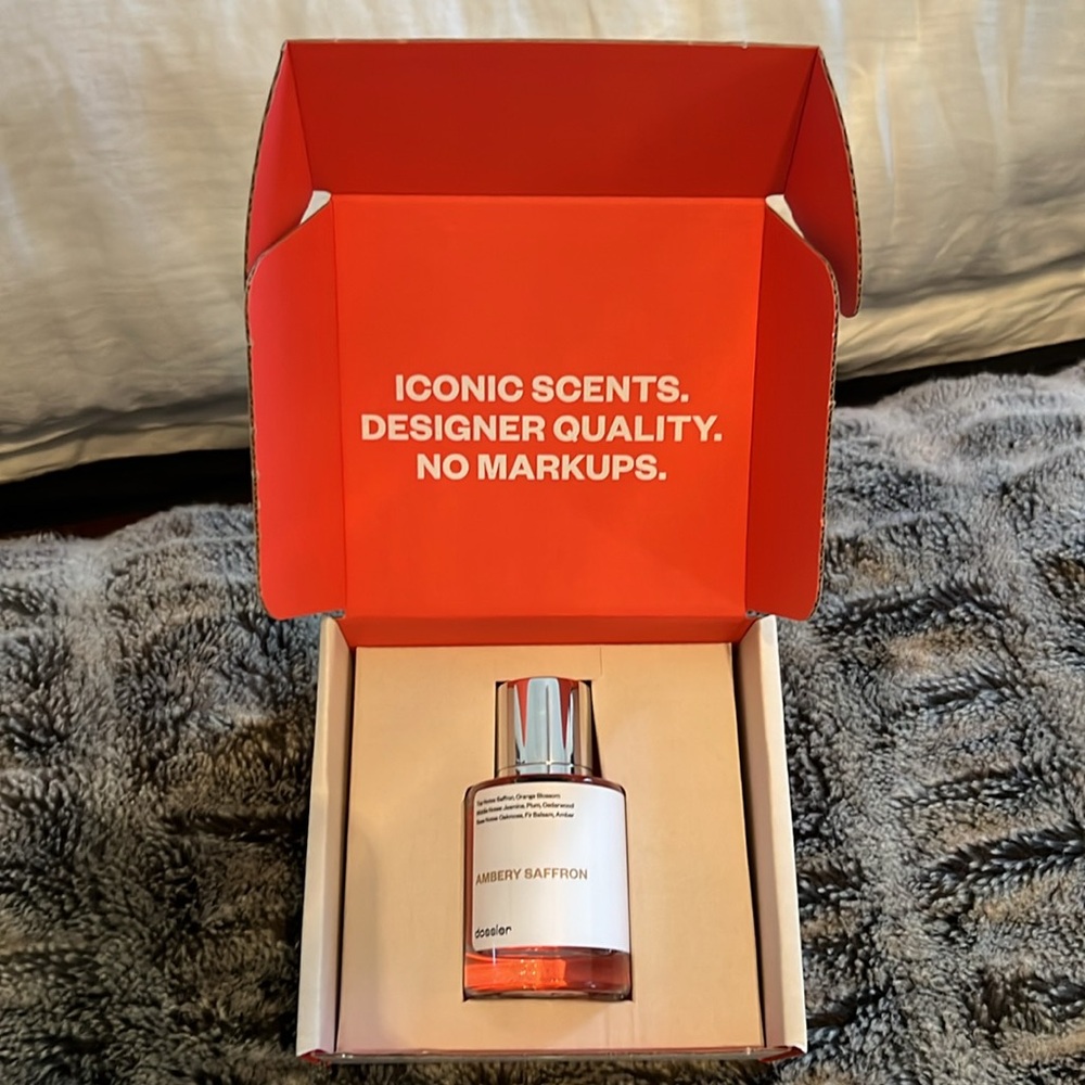 Dossier Ambery Saffron perfume